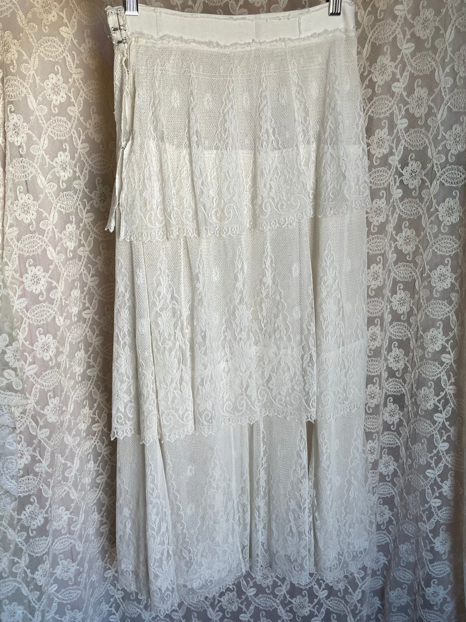 1910s White Mesh Floral Lace Tiered Skirt