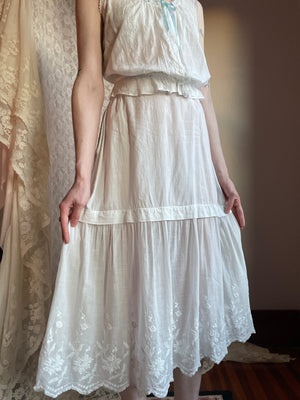 1900s White Cotton Skirt Floral Embroidery