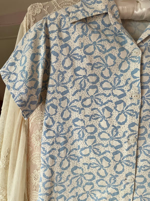 1940s Bow Printed Cotton Blouse White Blue Button Up