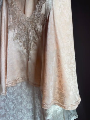 1930s Floral Brocade Peach Silk Lace Cape