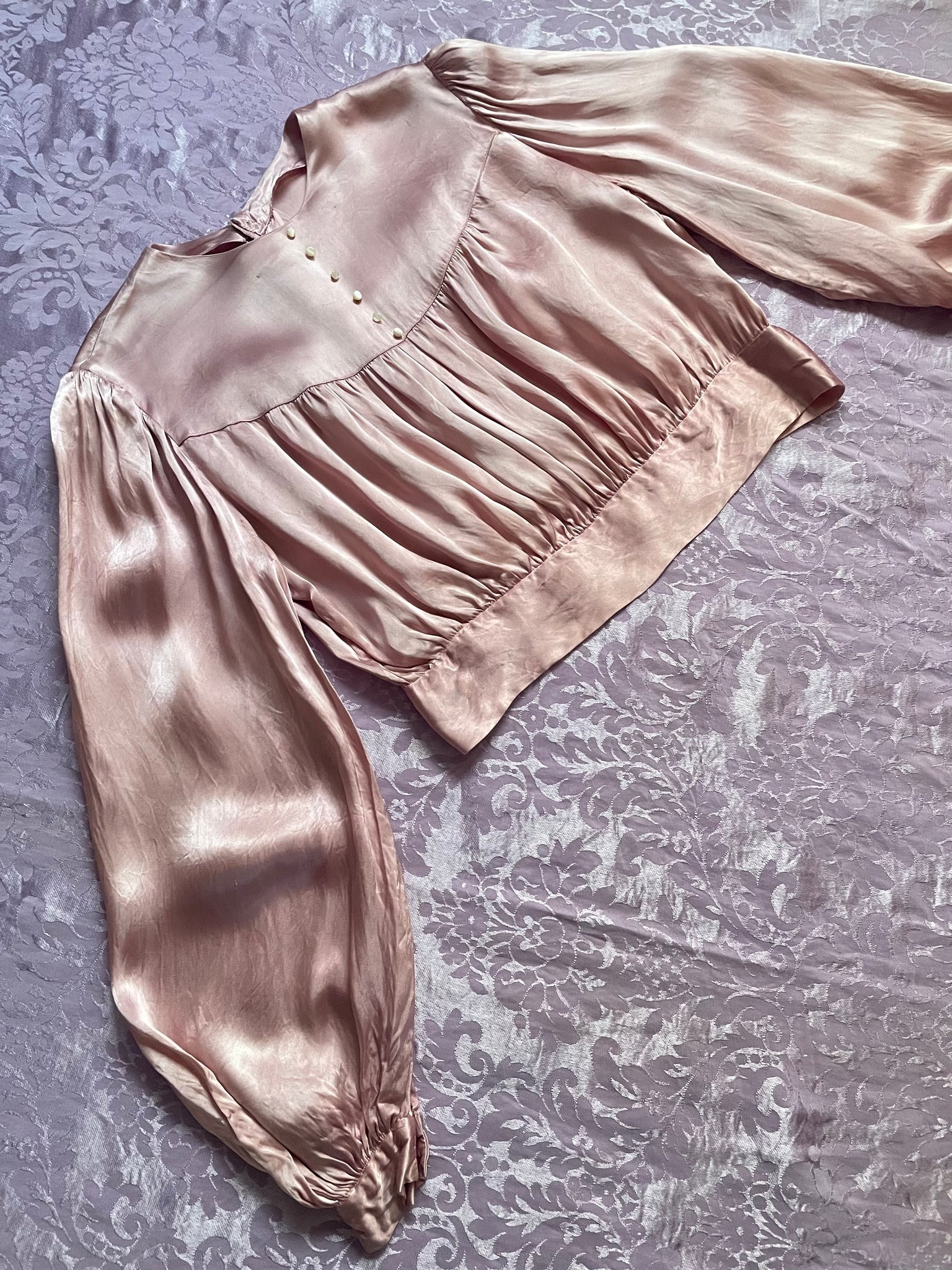 1940s Mauve Pink Rayon Satin Balloon Sleeve Blouse Mother of Pearl Button