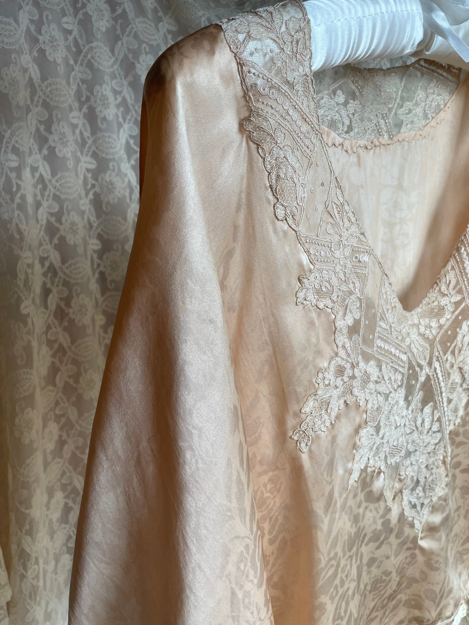 1930s Floral Brocade Peach Silk Lace Cape