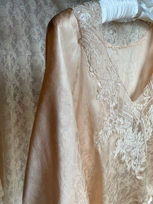 1930s Floral Brocade Peach Silk Lace Cape