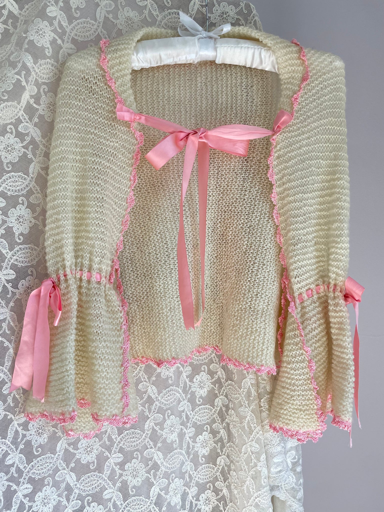 1940s Crochet Bolero Cardgian Cream Pink Ribbon Bow