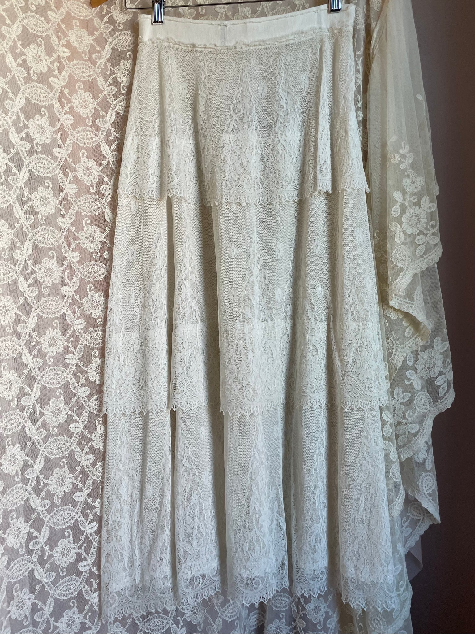 1910s White Mesh Floral Lace Tiered Skirt