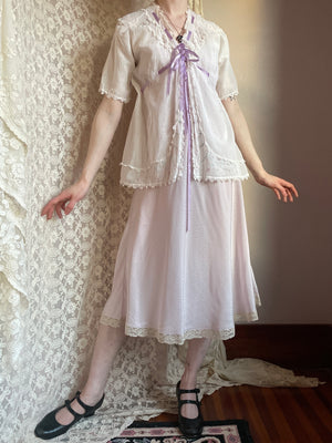 1920s White Cotton Blouse Floral Embroidery Ribbon Tie Crochet Lace