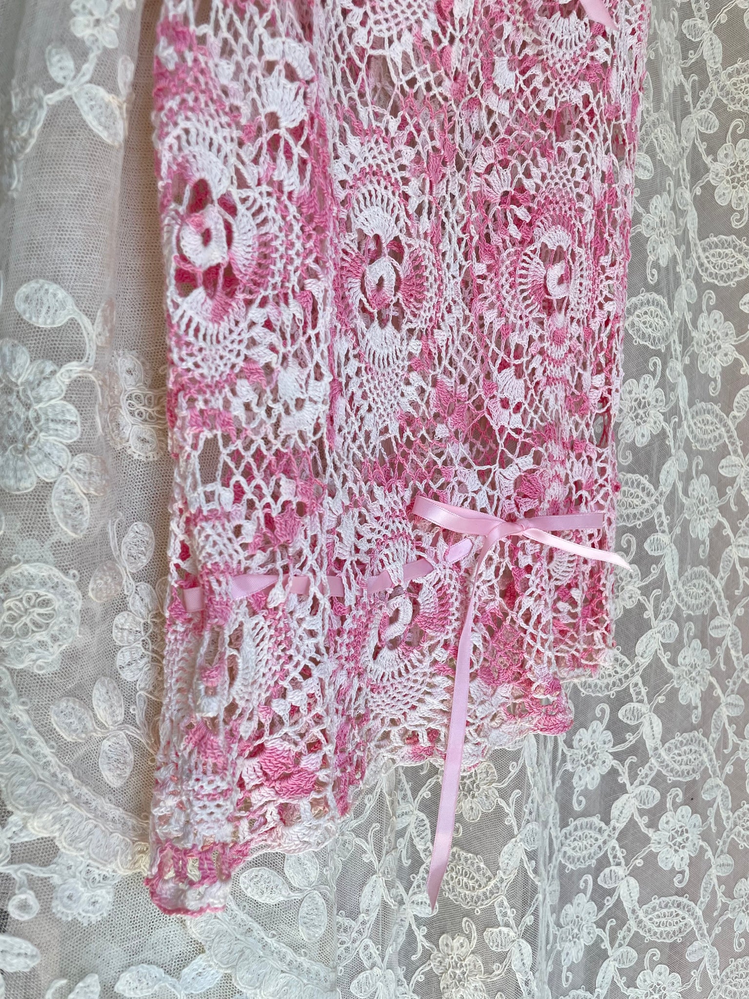 1970s Pink White Crochet Tank Top Ribbon Bow