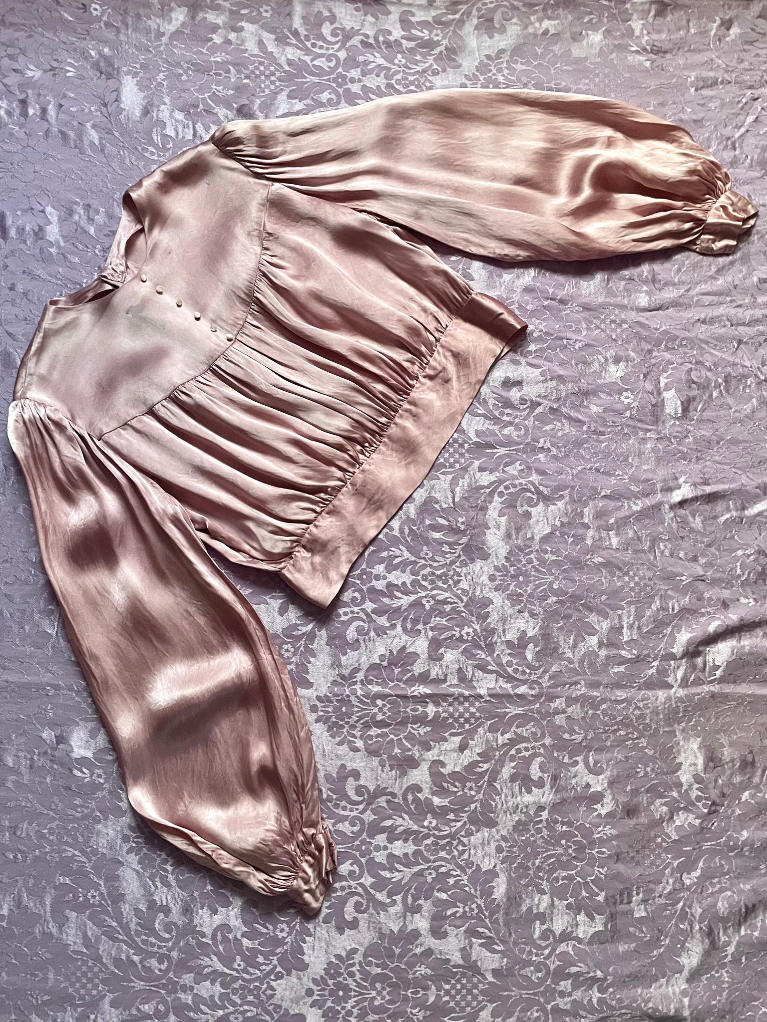 1940s Mauve Pink Rayon Satin Balloon Sleeve Blouse Mother of Pearl Button