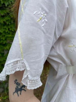 1900s White Cotton Embroidered Yellow Ribbon Tie Top