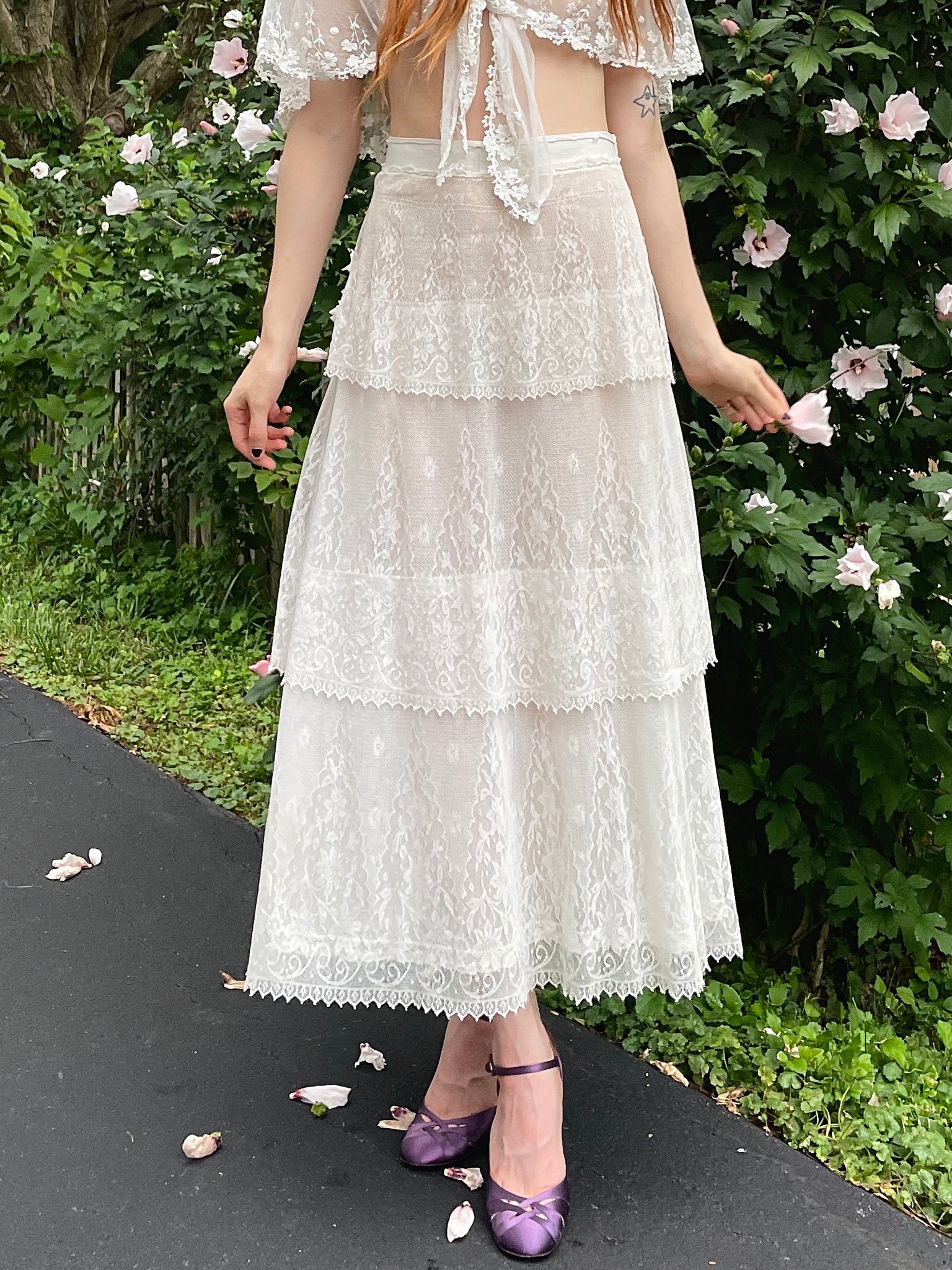 1910s White Mesh Floral Lace Tiered Skirt