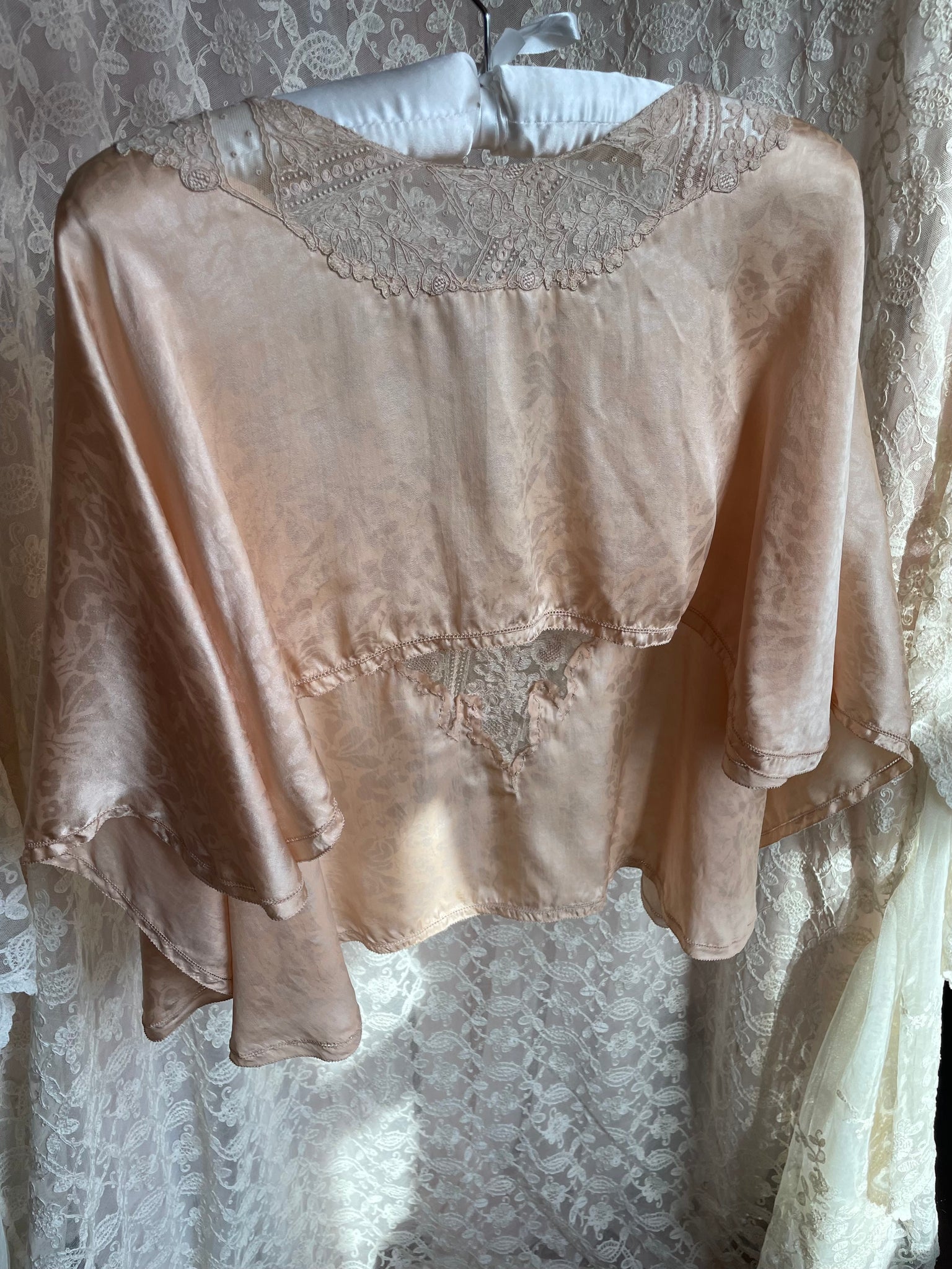 1930s Floral Brocade Peach Silk Lace Cape