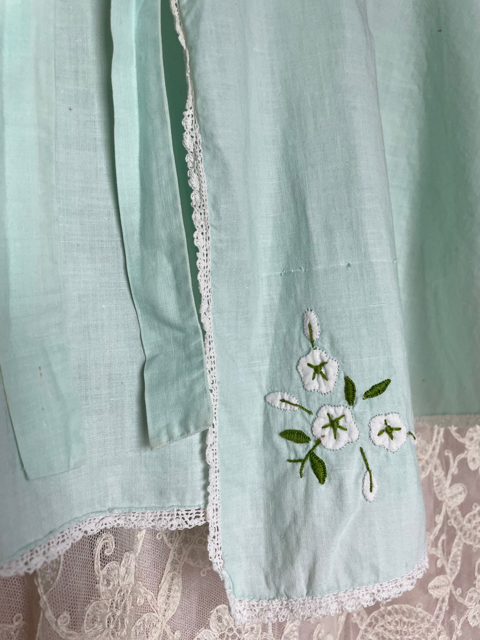 1930s Light Blue Green Cotton Embroidered Floral Cape Lace Trim