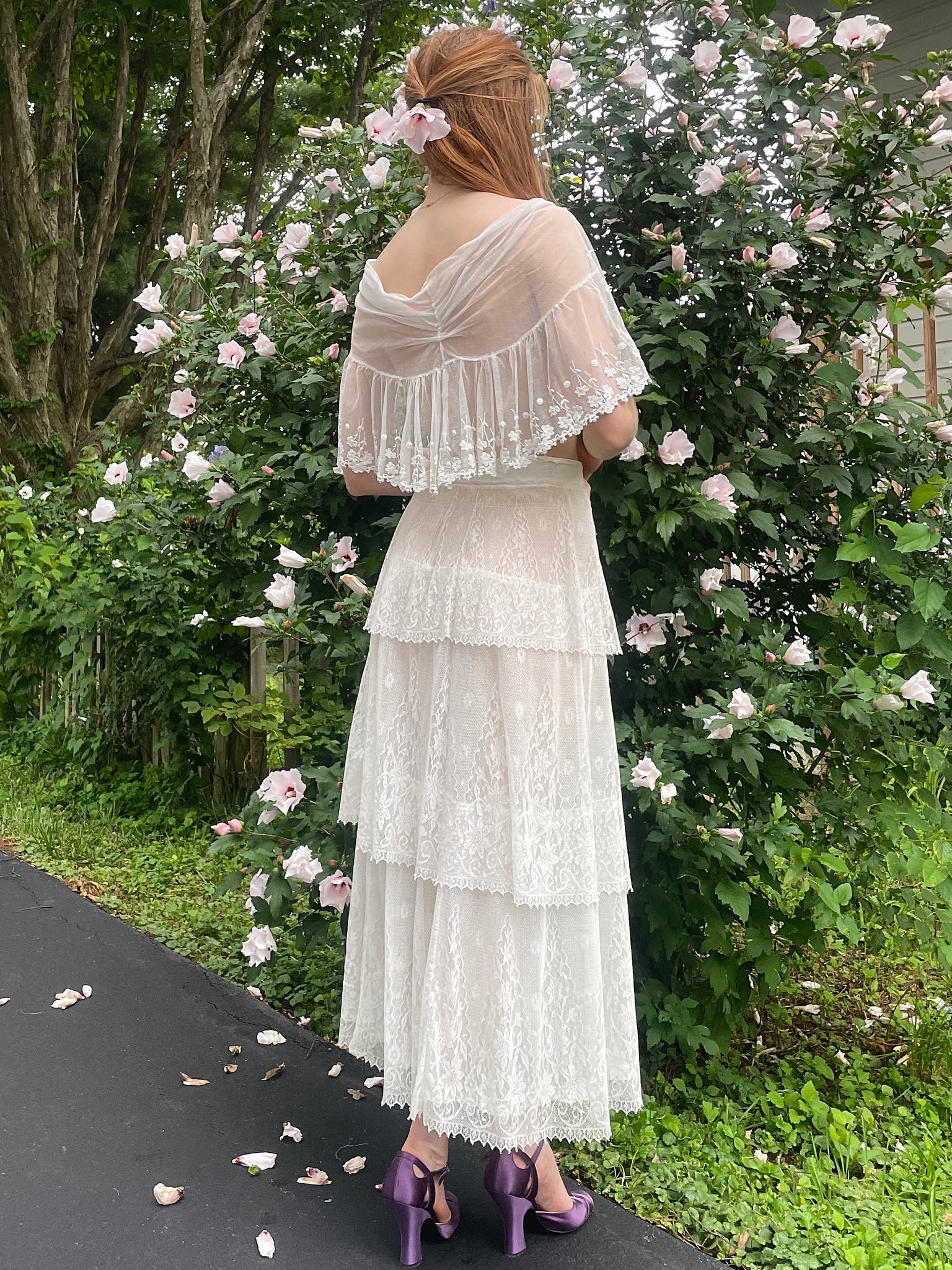 1930s White Mesh Embroidered Floral Cape