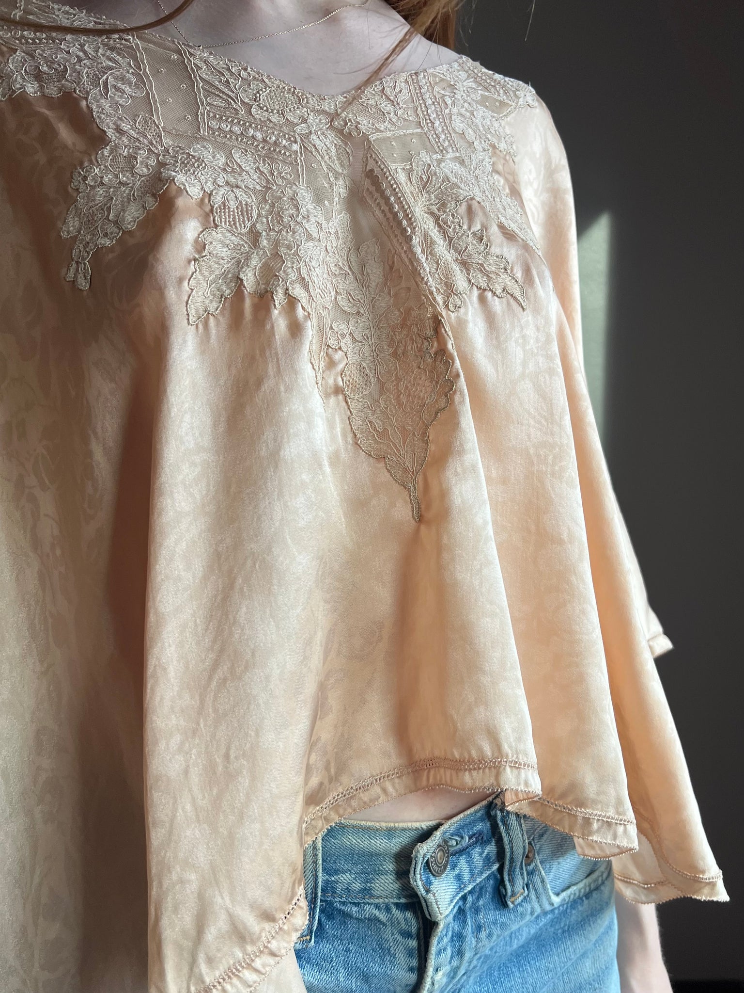 1930s Floral Brocade Peach Silk Lace Cape