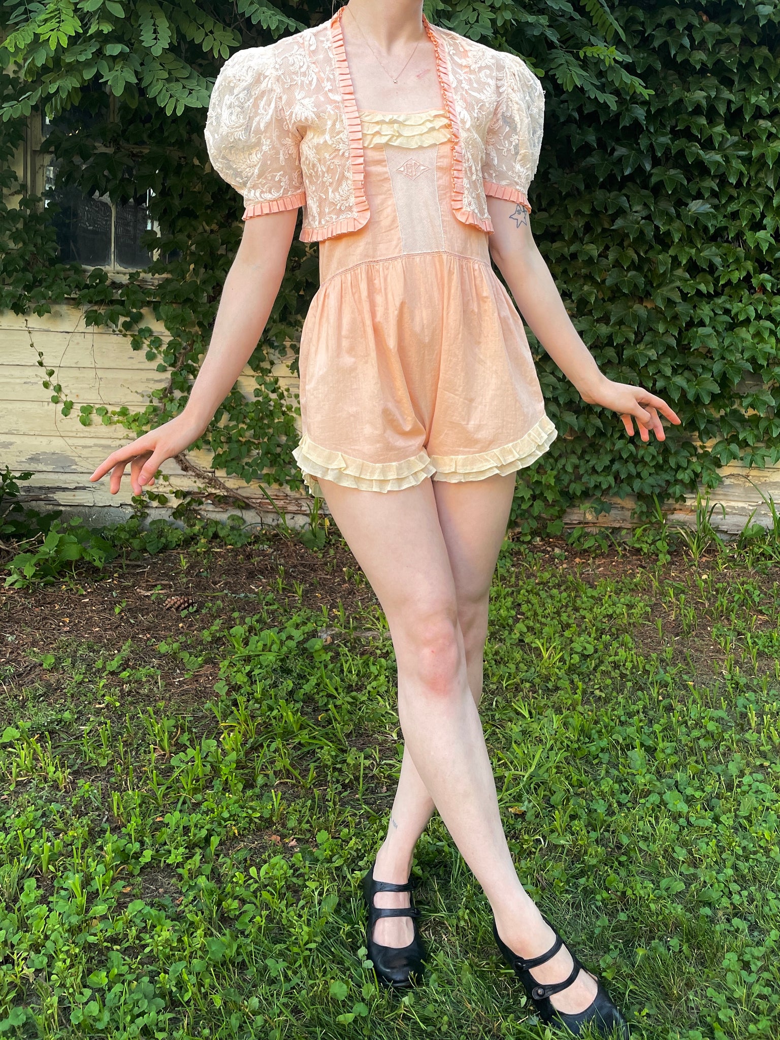 1930s Tambour Lace Bolero Leaf Embroidery Cream Peach Trim