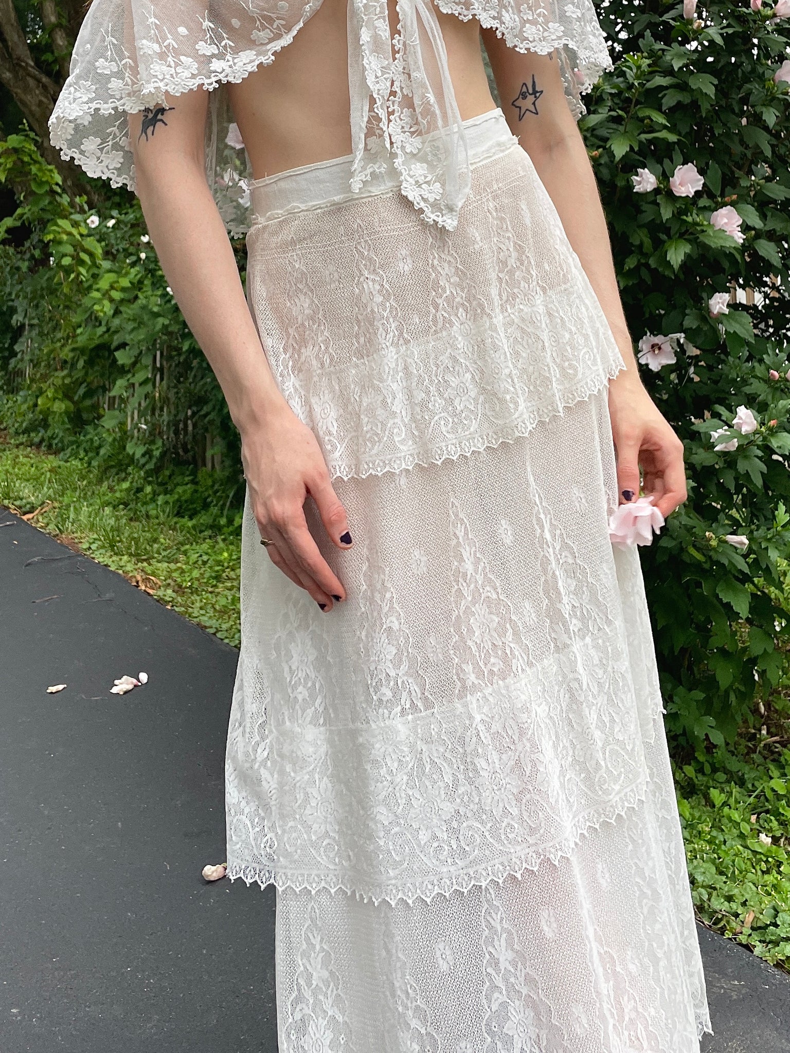 1910s White Mesh Floral Lace Tiered Skirt