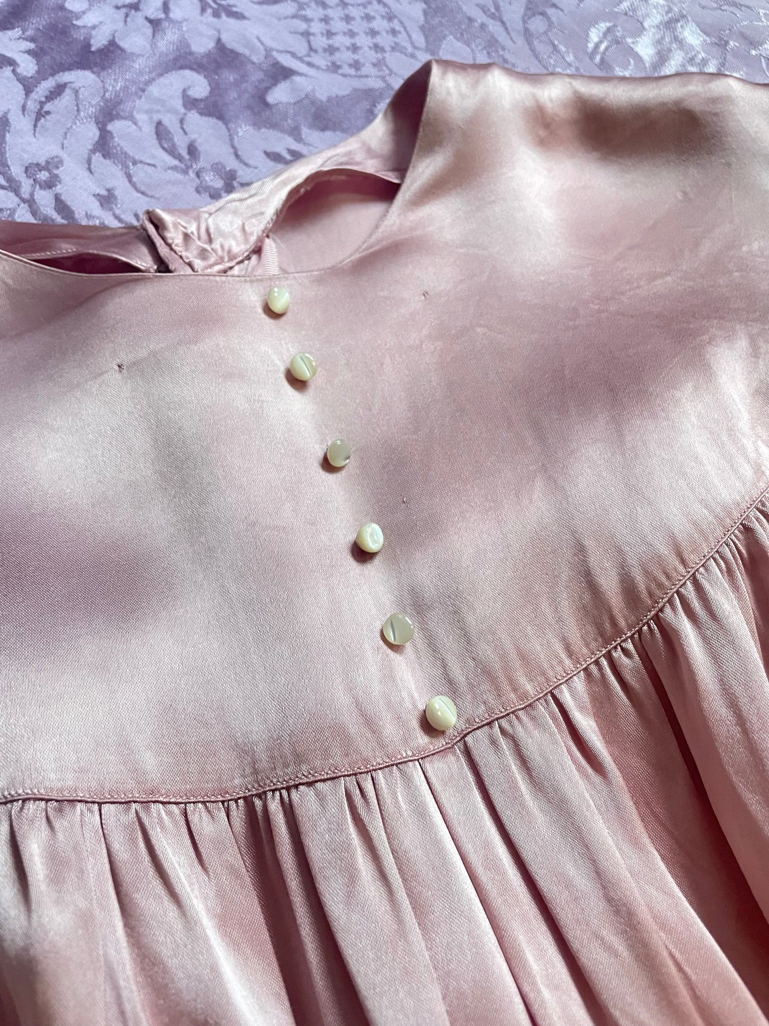 1940s Mauve Pink Rayon Satin Balloon Sleeve Blouse Mother of Pearl Button