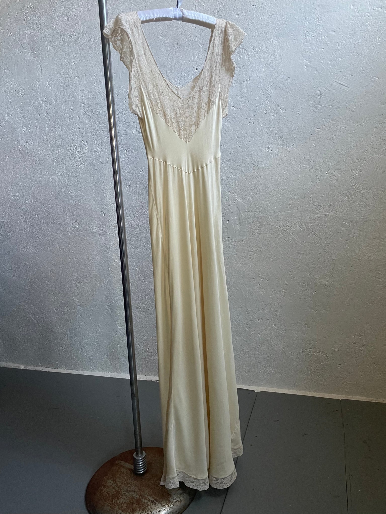 1930s Cream Silk Bias Cut Slip Dress Floral Appliqué