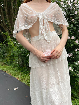 1930s White Mesh Embroidered Floral Cape