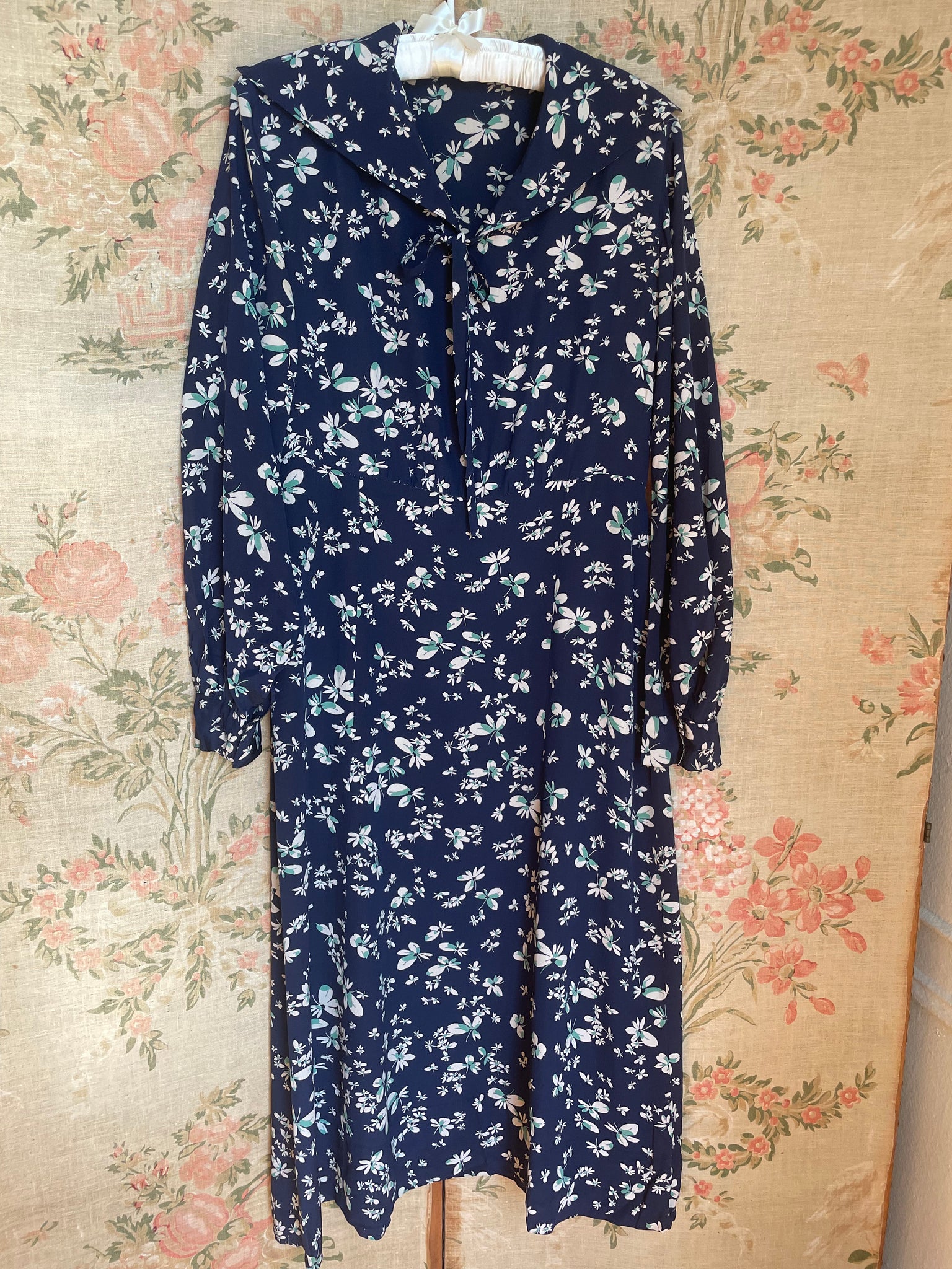 1940s Navy Blue Silk Cream Green Floral Balloon Sleeve Dress