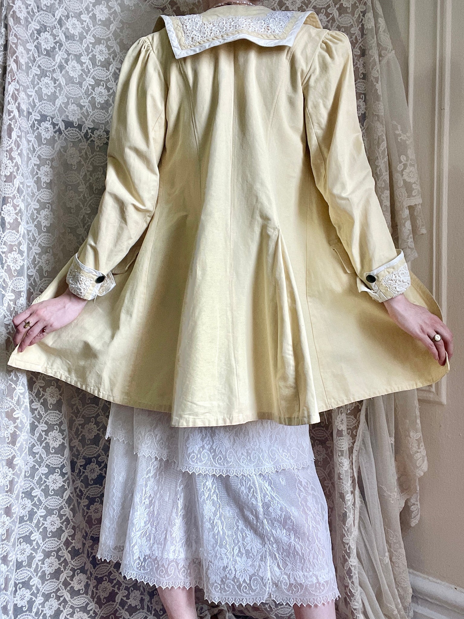 1910s Pale Yellow Coat Crochet Black Buttons Cotton