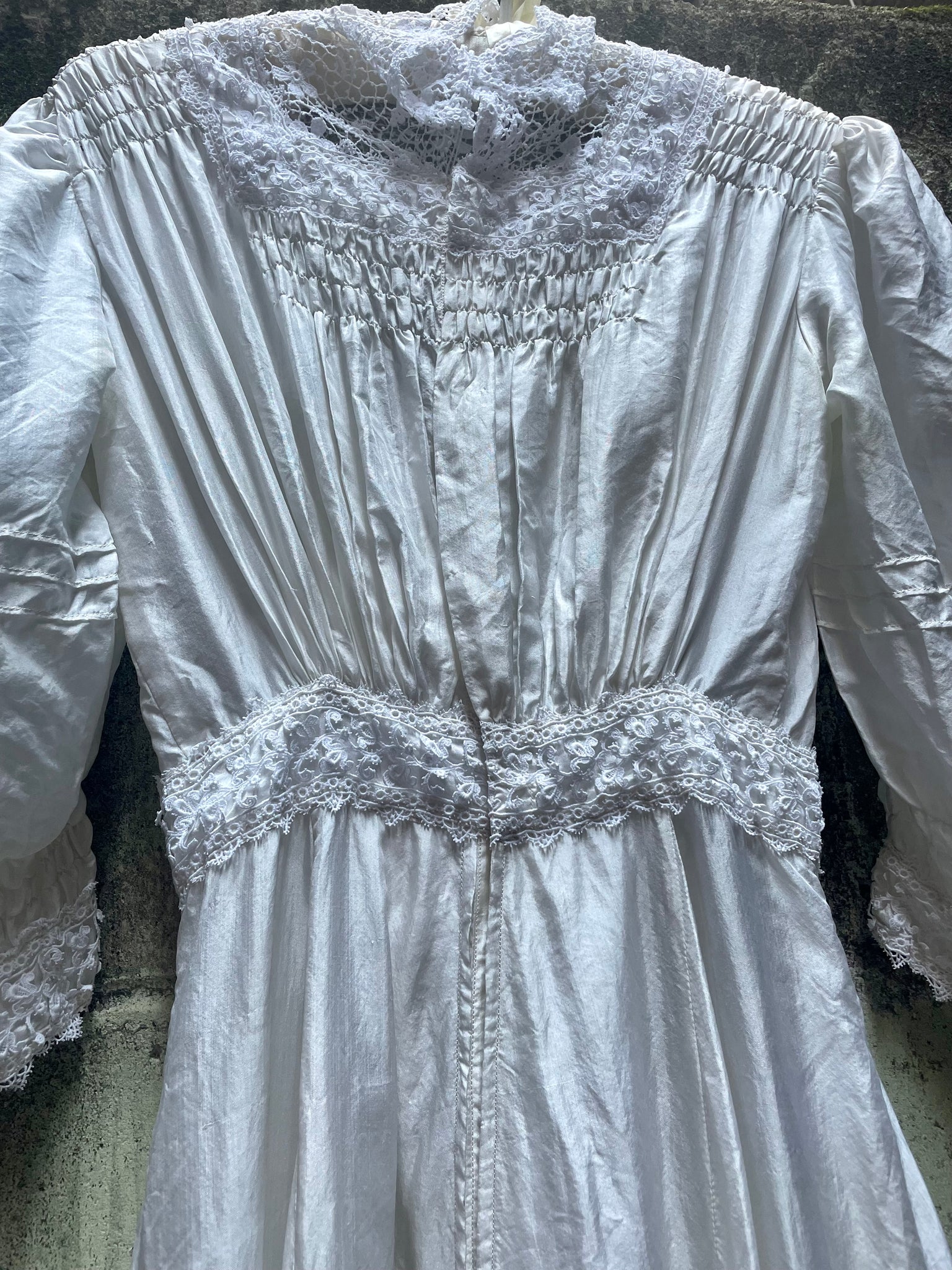 1900s White Silk Lawn Floral Irish Crochet Wedding Dress
