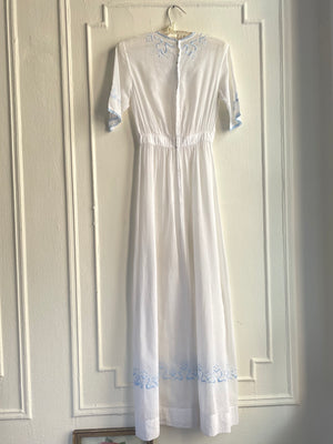 1910s Blue Embroidered Short Sleeve White Cotton Wedding Bridal Dress