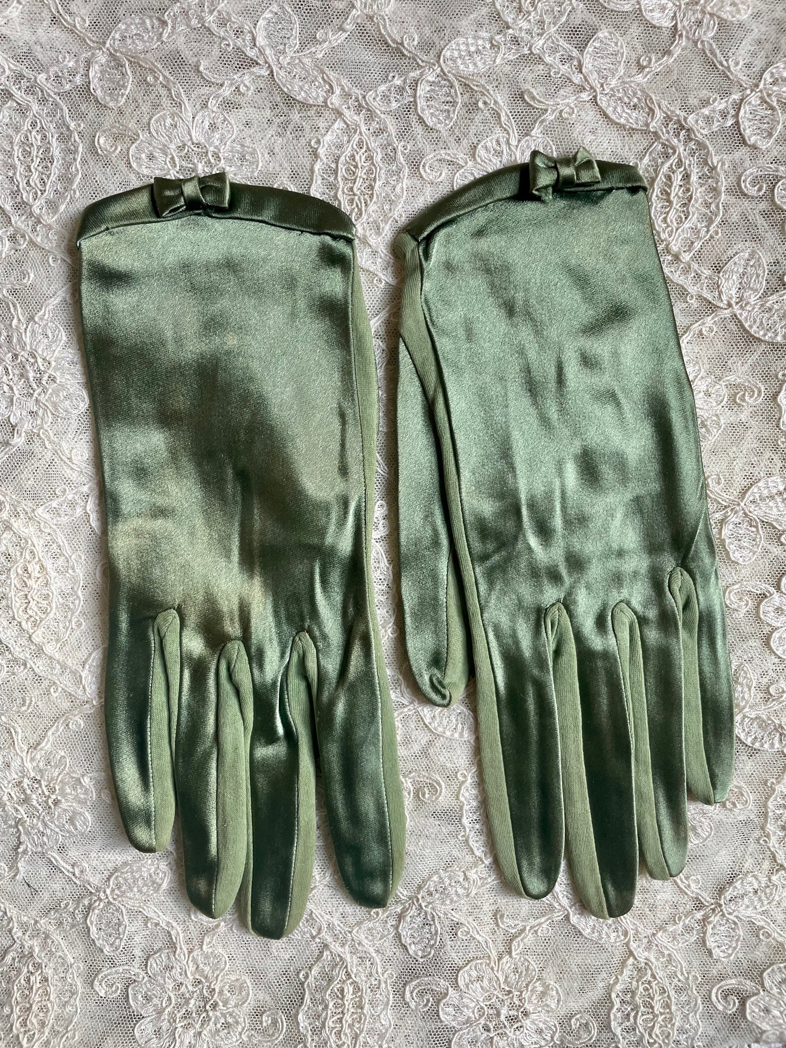 1960s Green Satin Gloves