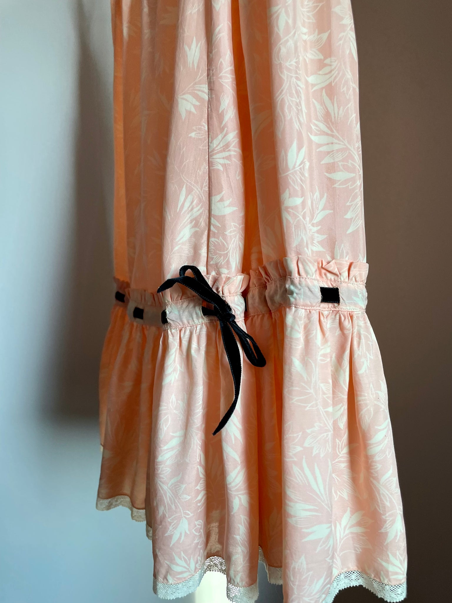1940s Printed Rayon Peplum Skirt Ruffle Lace Velvet Ribbon Pink and White Leaf Print