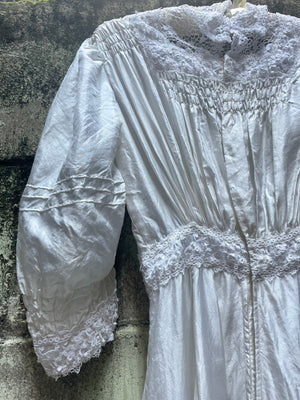 1900s White Silk Lawn Floral Irish Crochet Wedding Dress