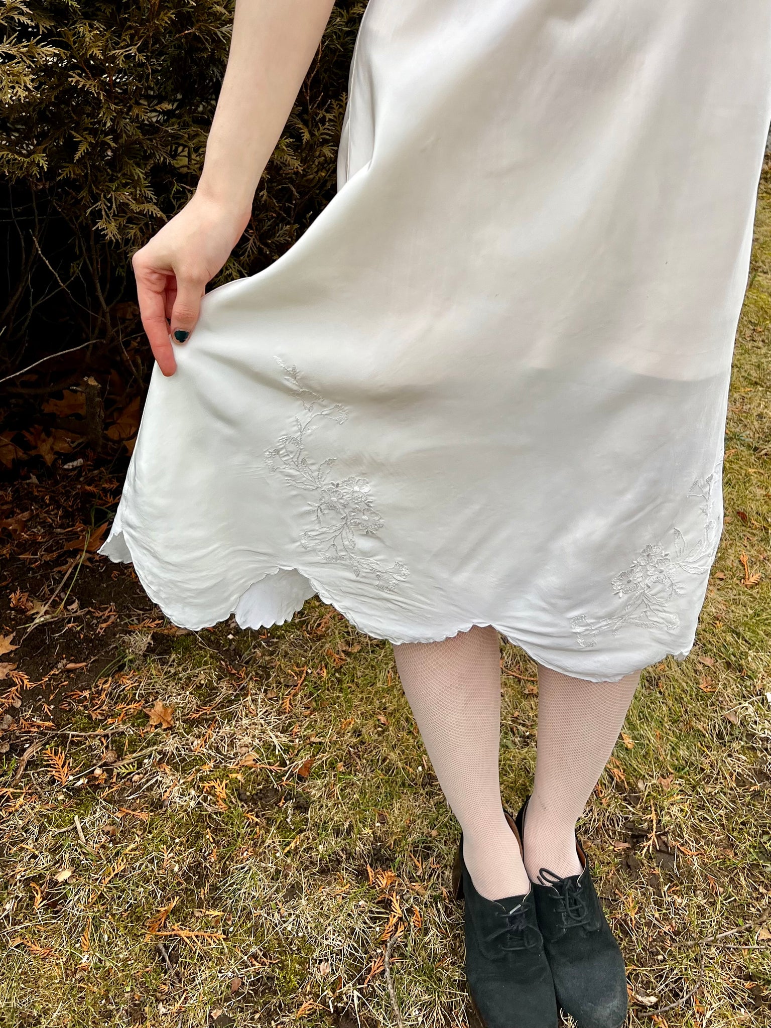 1940s White Rayon Slip Dress Floral Embroidery Scallop Hem Adjustable Straps