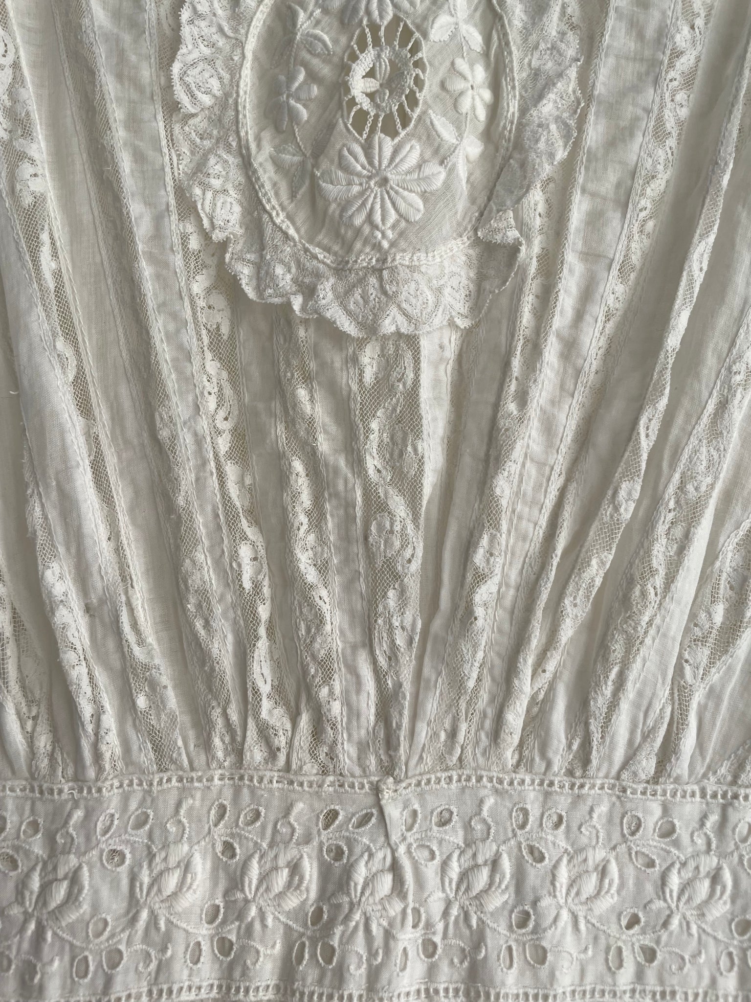 Edwardian 1900s White Cotton Lawn Dress Insert Lace Floral Long Sleeve Wedding Bridal Dress