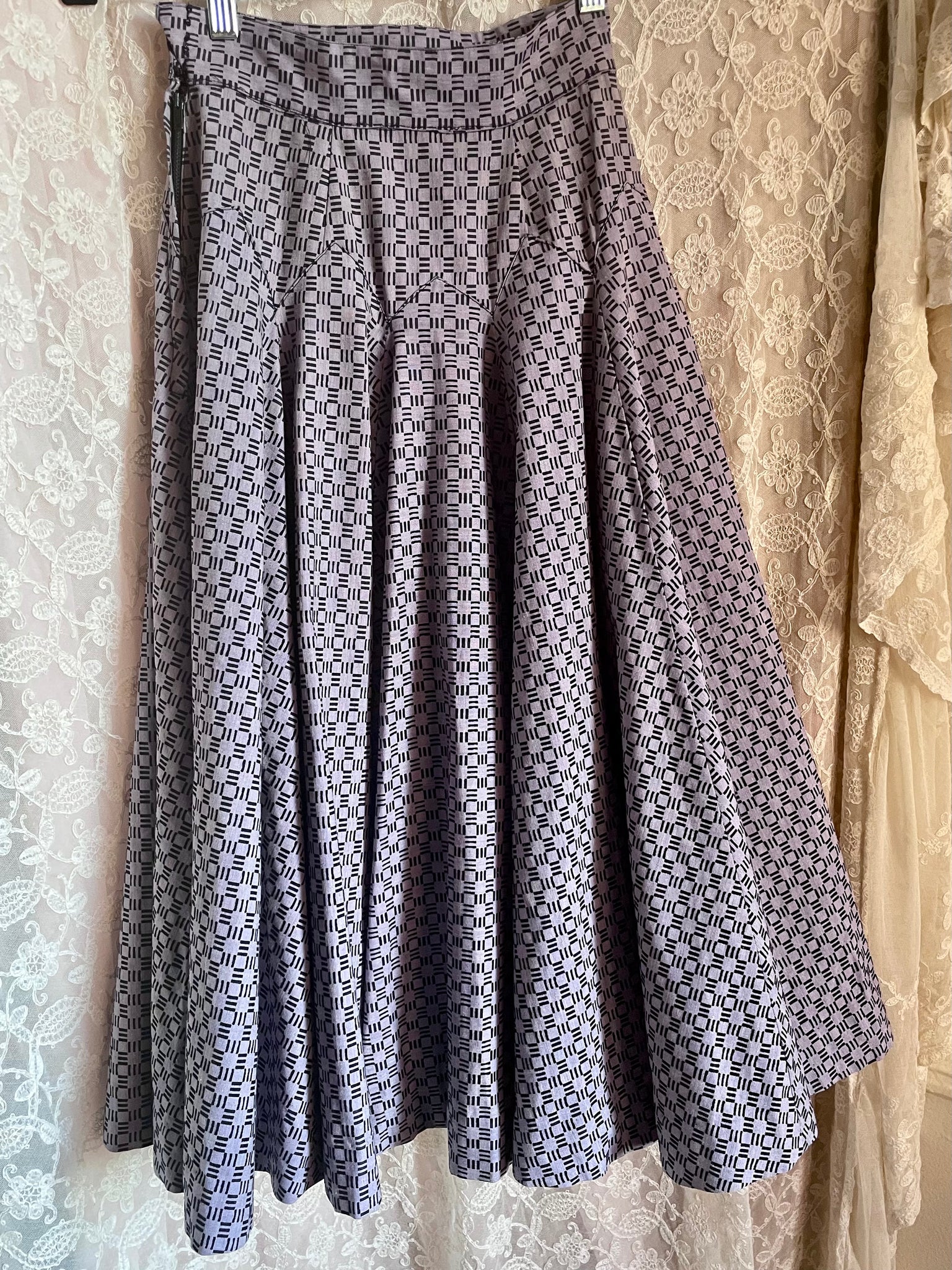 1950s Flocked Light Purple Lilac Black Circle Skirt Geometric Pattern