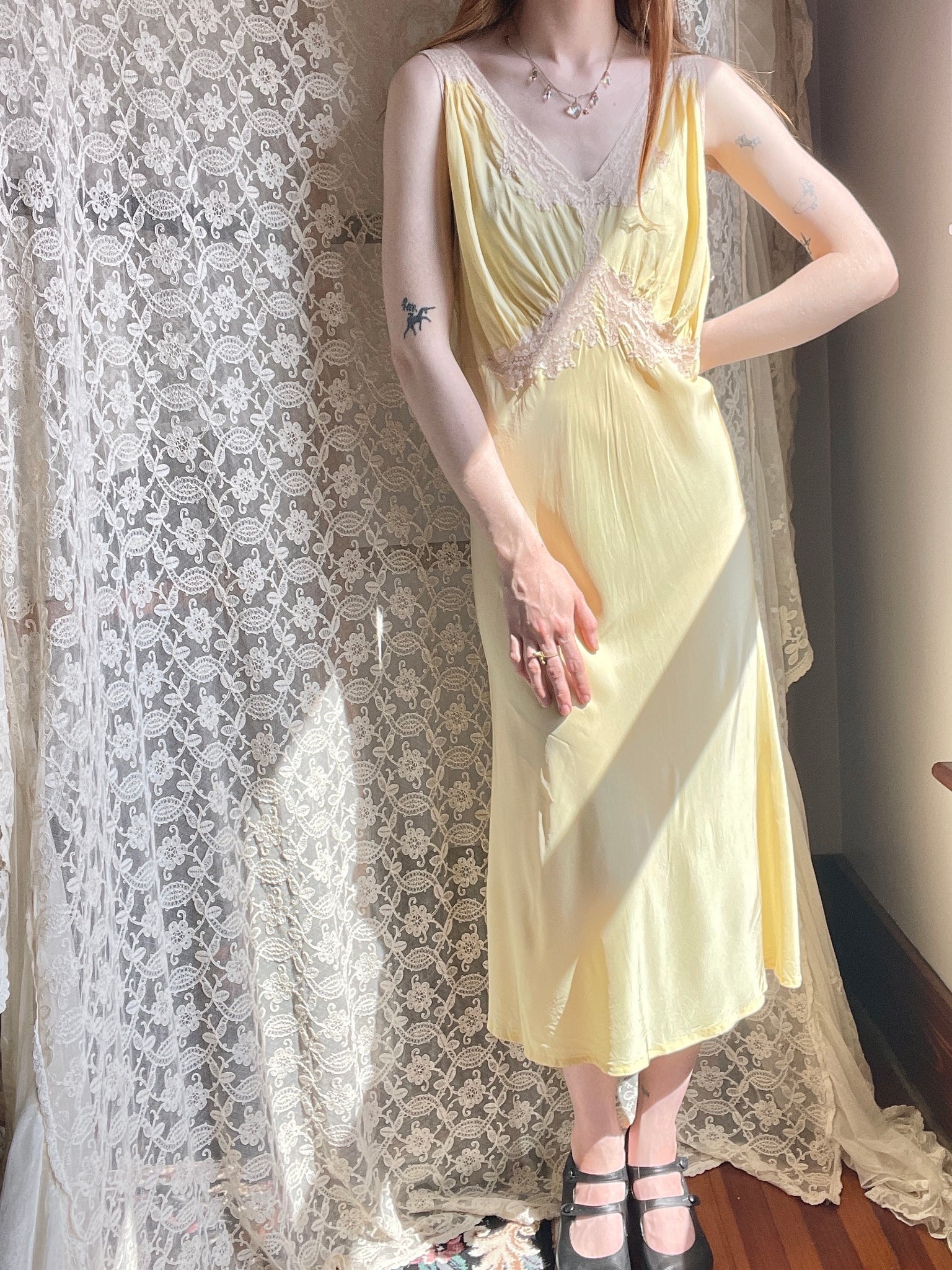 1940s Lace Yellow Bias Cut Slip