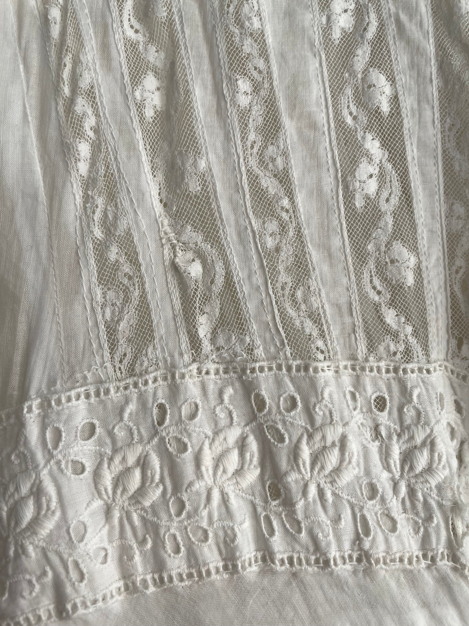 Edwardian 1900s White Cotton Lawn Dress Insert Lace Floral Long Sleeve Wedding Bridal Dress