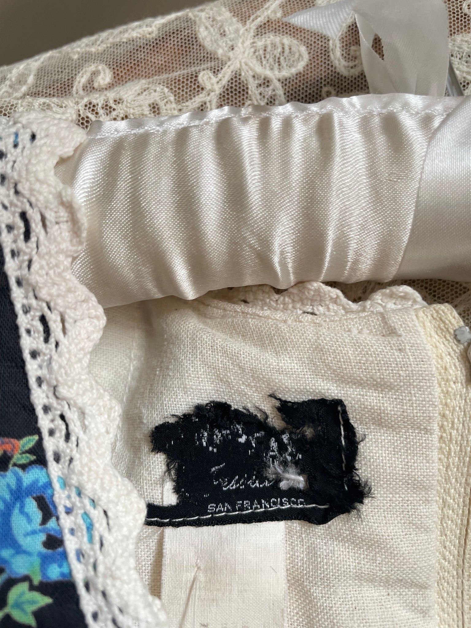 1960s Gunne Sax Black Label Mixed Floral Cream Linen Lace Up Balloon Sleeves Dress