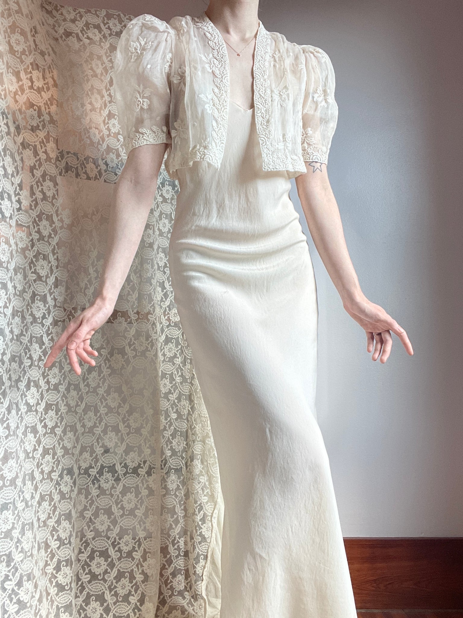 1930s Cream Organza Floral Embroidered Bolero